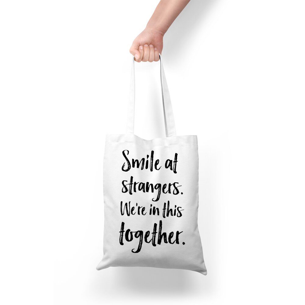Sourire aux étrangers nous sommes dans ce ensemble lettre impression sac à provisions réutilisable épicerie fourre-tout sac à main sacs à bandoulière
