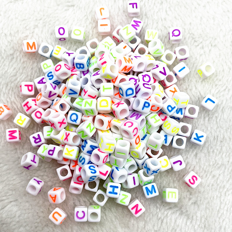 100 Uds 7x4mm 6x6mm cuentas de letras del alfabeto mezcladas cuentas para hacer joyería Diy accesorios de pulseras hechas a mano