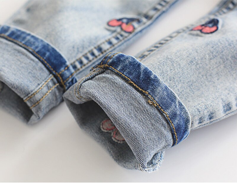Ienens flickjeans barn raka jeans ljusblå jeans långbyxor baby lösa jeans elastiska midja byxor