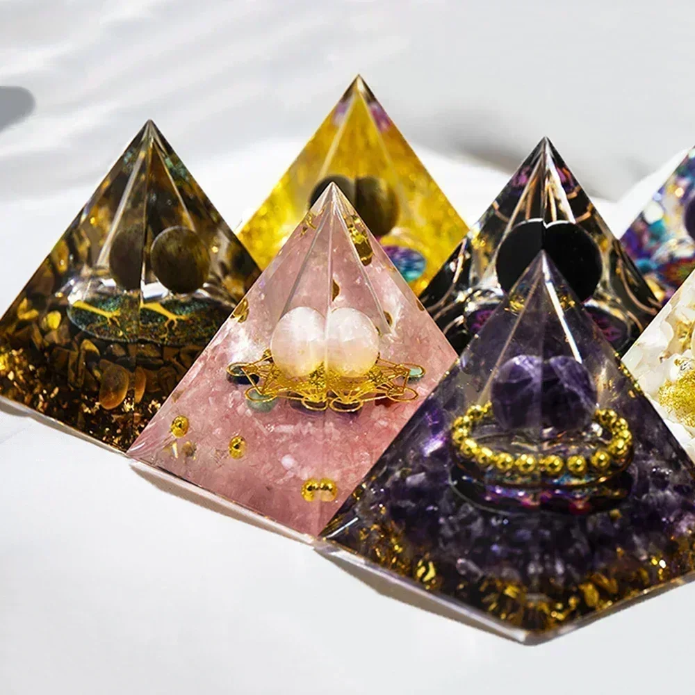 Generador de energía de cristal Natural pirámide peridoto amatista Reiki curación Chakra pirámide de resina decoración egipcia decoración de la habitación 1 ud.