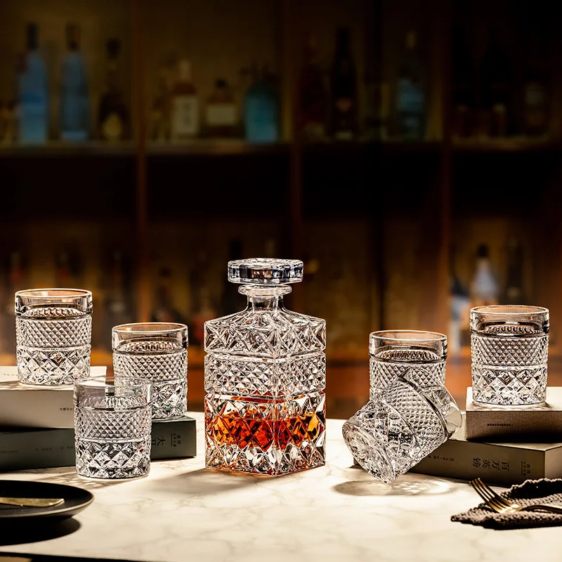 Kristallen whiskyglazenset, gegraveerde bier- en waterglazen, barset, premium glazen drankfles- en bekercollectie.