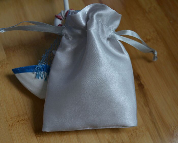 Macchia di seta dei monili Sacchetto Del Regalo 8x10cm(3 "x 4") pacchetto di 100 può stampare il marchio di Trucco Sacchetto di Imballaggio Sacco: 100pcs gray bag