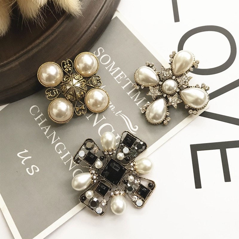 Retro Luxe Vrouwen Strass Kruis Barokke Broche Elegante Parel Sieraden Broches Pins Broche Voor Vrouwen Jas Jurk