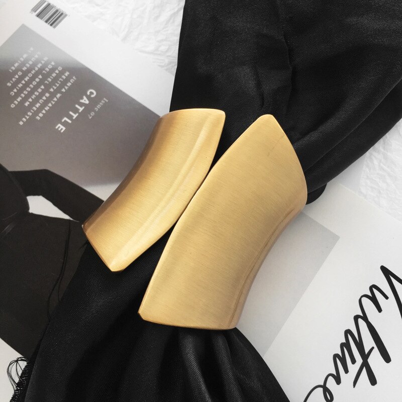 2022 nova moda maxi pulseiras de metal feminino na moda dissimmetry pulseira suave ampla abertura ajustável bangle