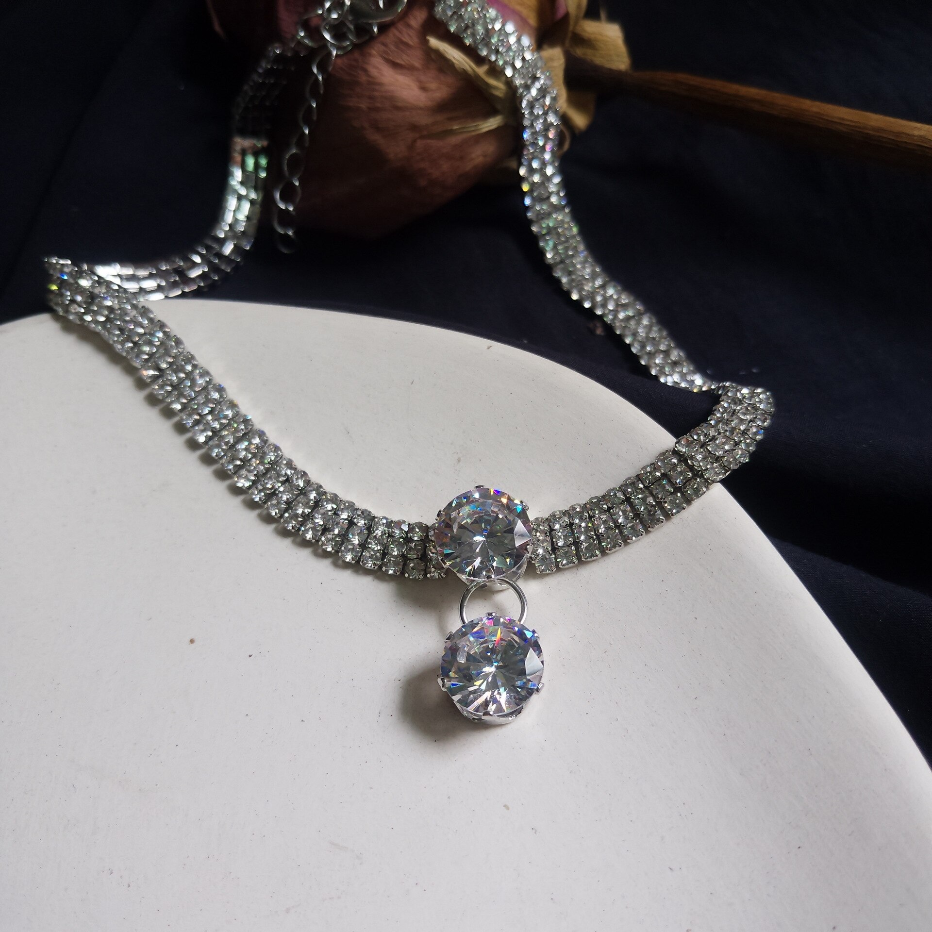 HZ Neue Kühlen Strass Glänzende Chocker Metall Persönlichkeit Entwickelt Kette Coole Halskette Für Frauen männer Schmuck: 1