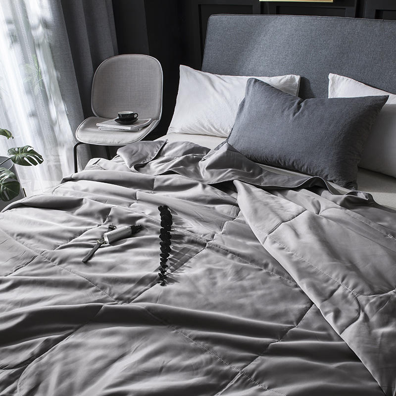 Tynn quilt sommer lettvekts dyne ,100%  vasket silke, maskinvaskbar, myk behagelig pustende kan sove naken