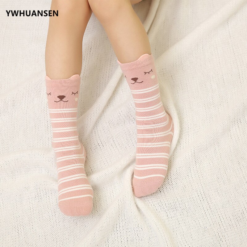 YWHUANSEN-lot de 4 paires de chaussettes | D'automne et d'hiver, antidérapantes pour enfants, en coton peigné, pour enfants, motif Animal mignon, chaussures pour filles