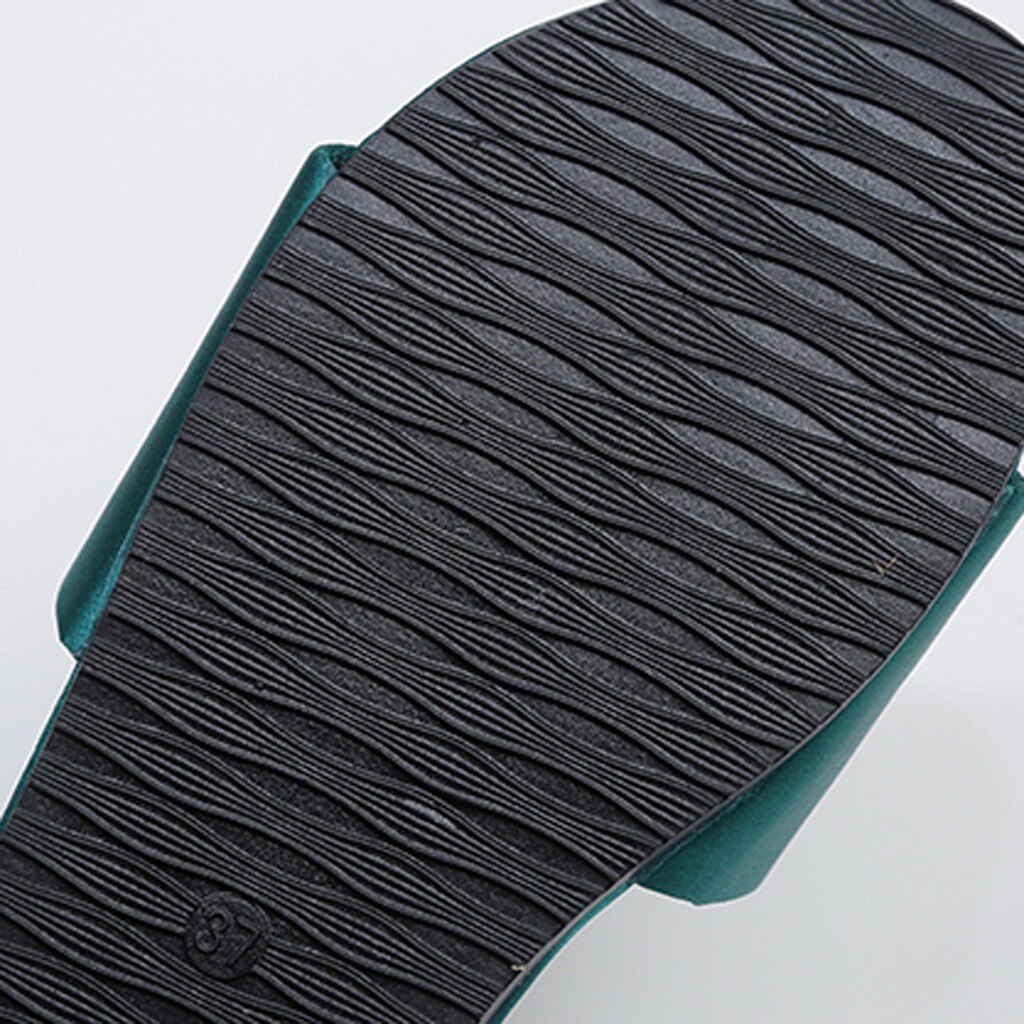 Zapatillas de Satin de seda para mujer, zapatillas sólidas para el baño en casa, zapatos antideslizantes al aire libre, de verano, zapatillas planas para mujer