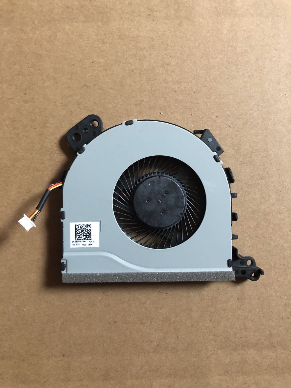 Nowy wentylator chłodnicy CPU dla Lenovo IdeaPad 320-15ABR 320-15IAP 320-17IKB 330C-15ikb 330-15 520-15IKB 320-15AST NS85B10 16K23