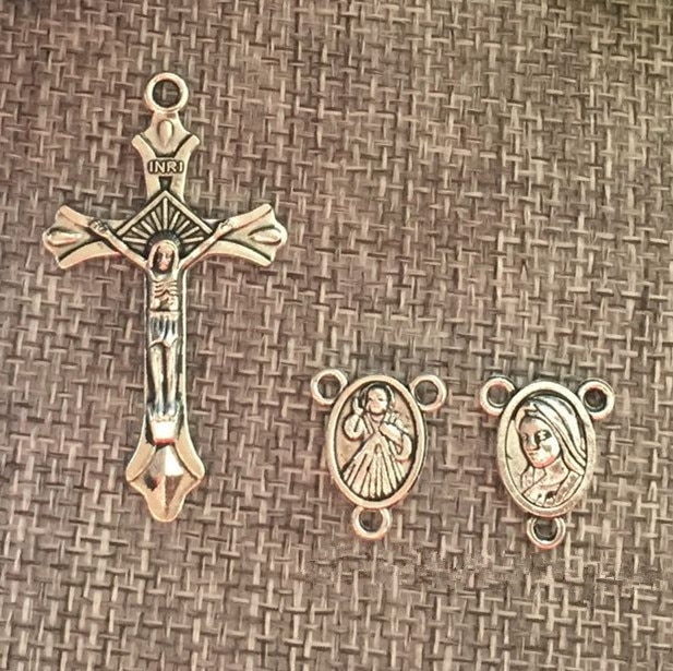 antique silveralloy rosary cross,rosary part,religious alloy cross and center, jesus crucifix and Divine mercy center