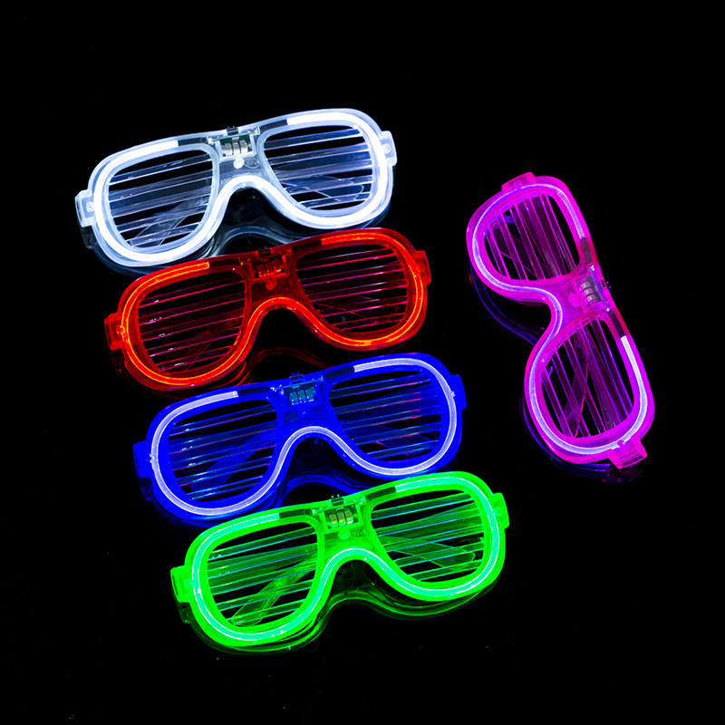5-100PCS LED Light Up Glasses Cool Wireless Luminous Neon Sunglasses Glow in The Dark Halloween Party Supplies Christmas: L / light green