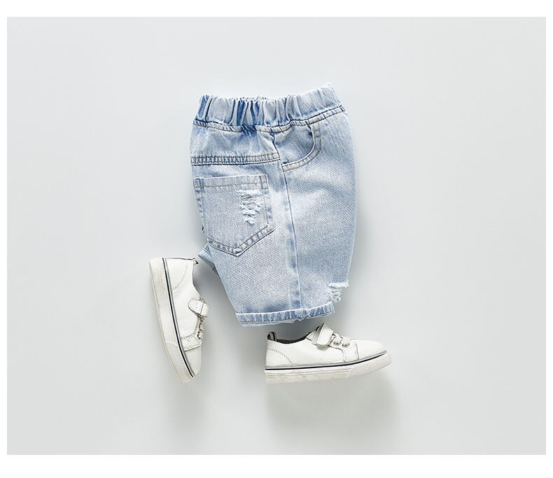 Pantaloncini di jeans per ragazzi sezione sottile estiva 2021 nuovi pantaloni strappati all-match per bambini sciolti P4064
