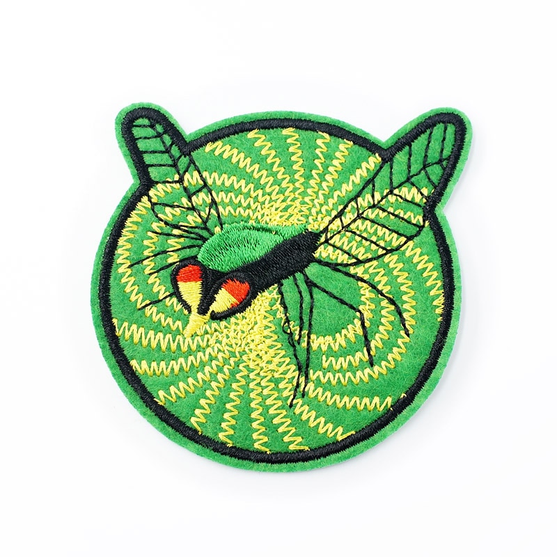 Bee Size:7.6X7.8Cm Doek Ijzer Op Patch Badge Geborduurde Badges Abstract Kids Patches Voor Kleding Stickers 0068