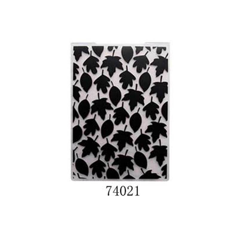 1Pcs Making Paper Cards DIY Photo Album Multifunction Embossing Folder Template Embossing Plastic Wedding Decoration: 74021 maple leaf
