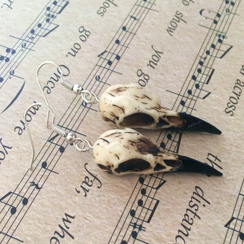 Calavera de cuervo pendientes 3D resina réplica Cuervo Urraca Cuervo pendientes para las mujeres de Halloween Wiccan