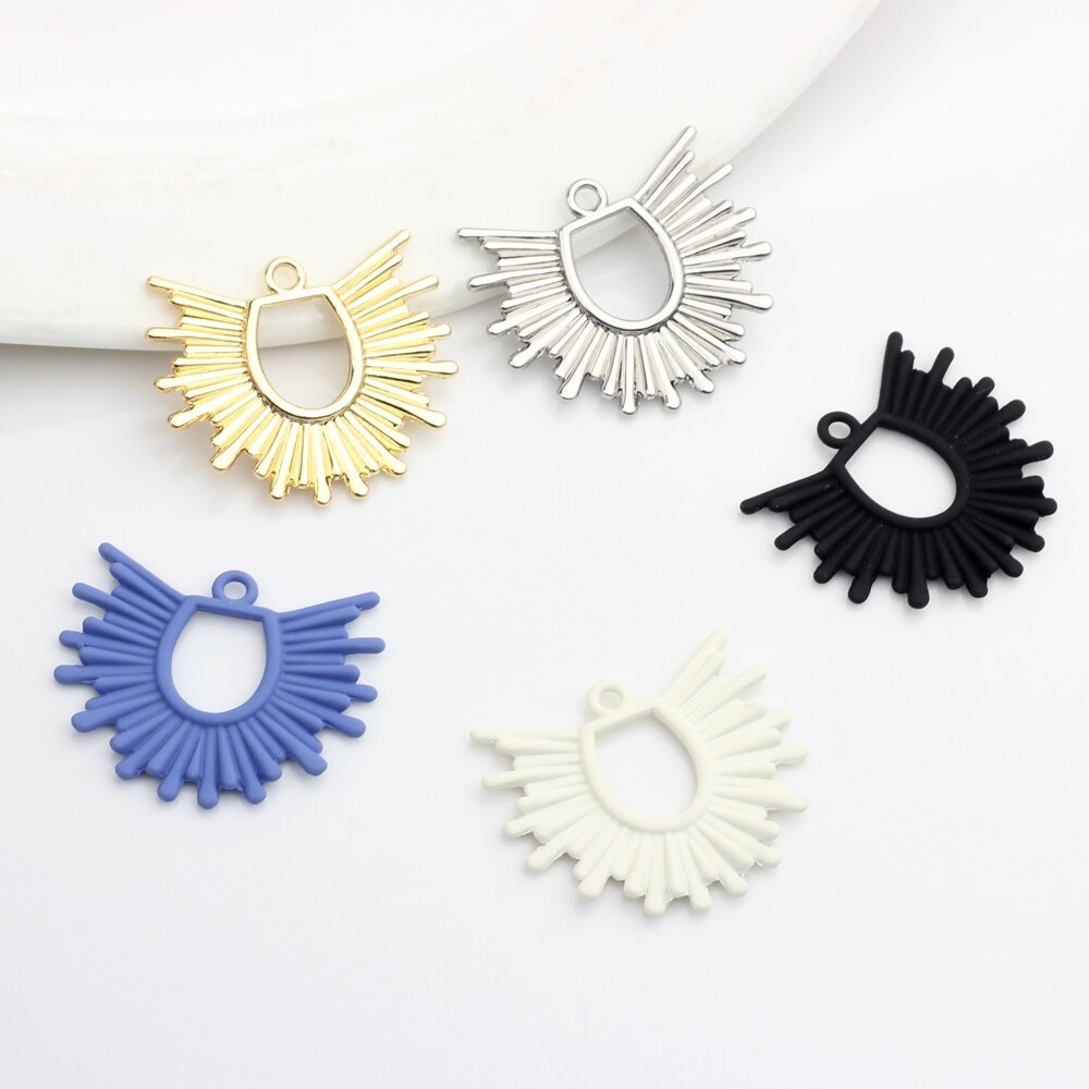 Accesorios para hacer pendientes de joyería, Charms de aleación de Zinc de Color dorado con pintura en aerosol geométrica exagerada, flores del sol, 6 unids/lote
