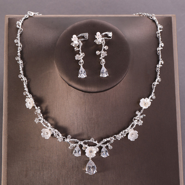 Mode Zilveren Kleur Goud Bruids Sieraden Set Zirkoon Ketting Oorbel Rhinestone Clip Earring Vrouwen Bruiloft Sieraden Accessoires: Silver