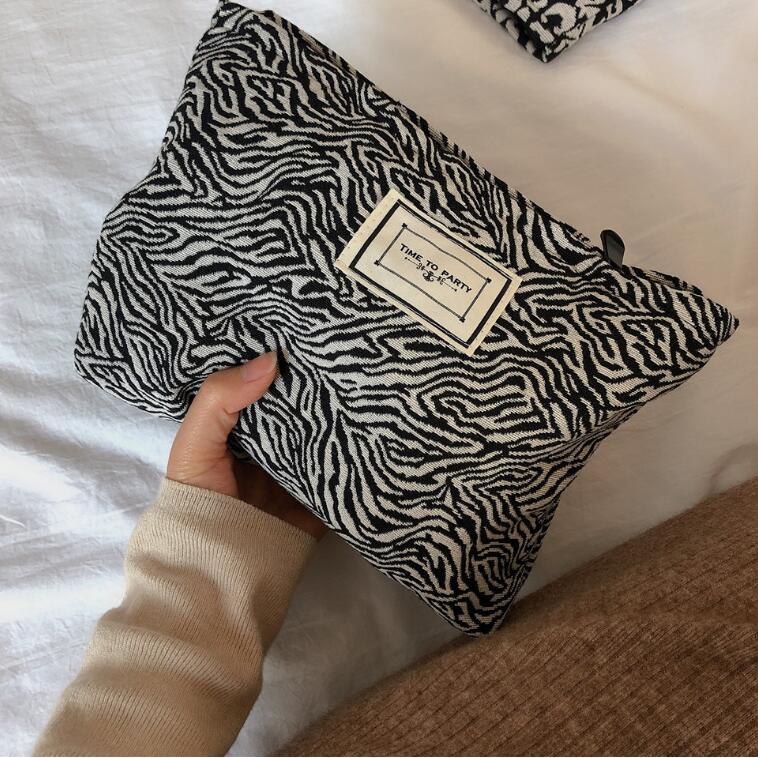 Bolsos grandes peludos de invierno para mujer, bandolera de hombro con patrón de vaca a la , de felpa suave, de viaje, informal