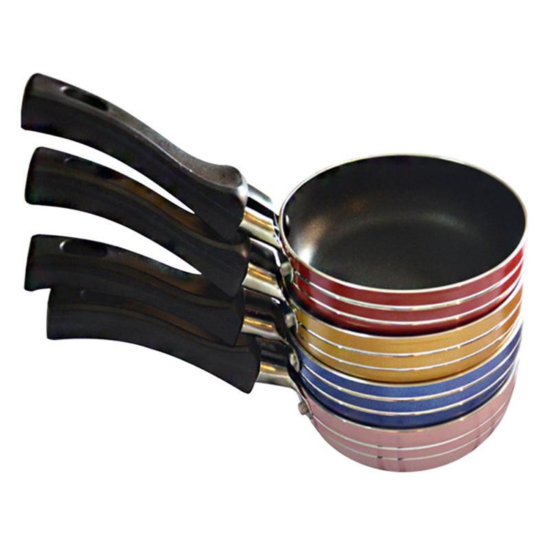 1Pc Mini Gebakken Eieren Steelpan Kleine Koekenpan Platte Non-stick Kookgerei Roosteren Pannen Kleurrijke Mini Ei Koekenpan pan (Willekeurige Kleur)