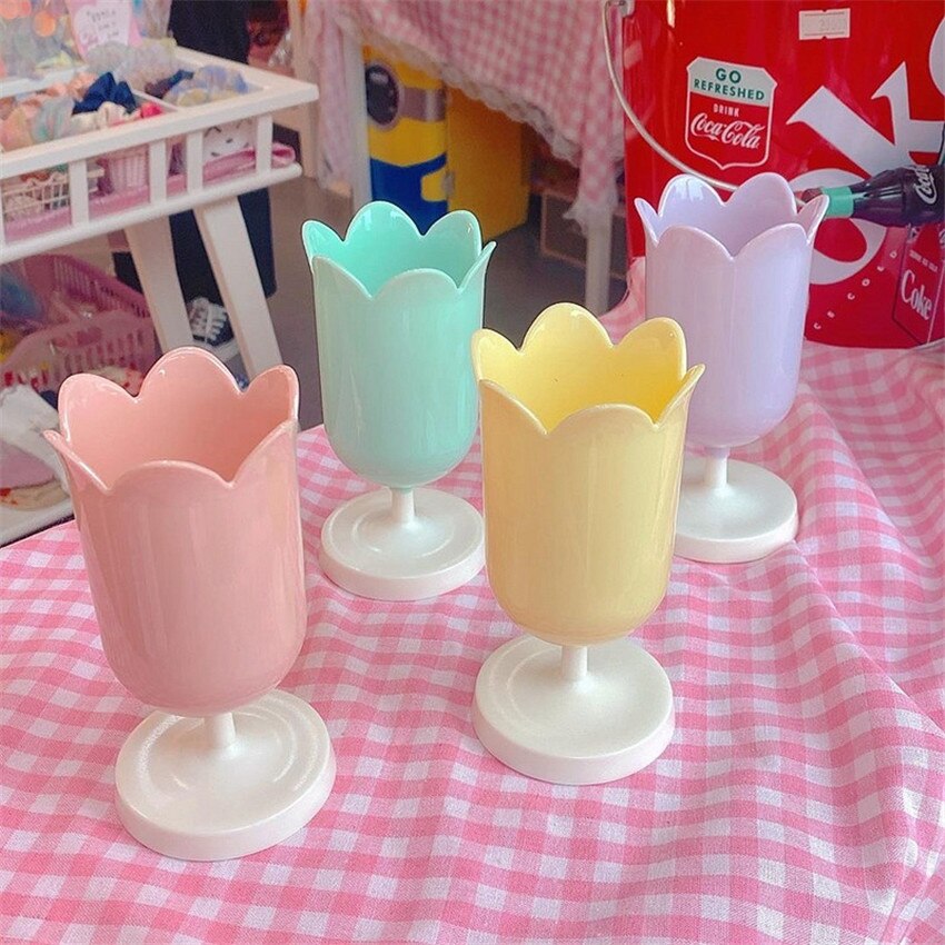 Koreanische eins Frauen machen-hoch Pinsel Lagerung Kosmetische Lagerung fallen 4 Farbe Tulpe Bleistift Vase Kamm Schreibtisch Container Schlafzimmer Organizer