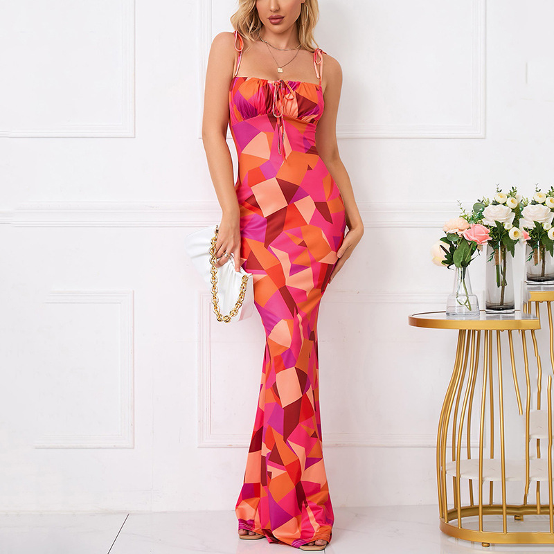 Slankt siddende sommerblomsterprintet bodycon maxikjole til kvinder med spaghettistropper ærmeløs boho-stil streetwear lang kjole