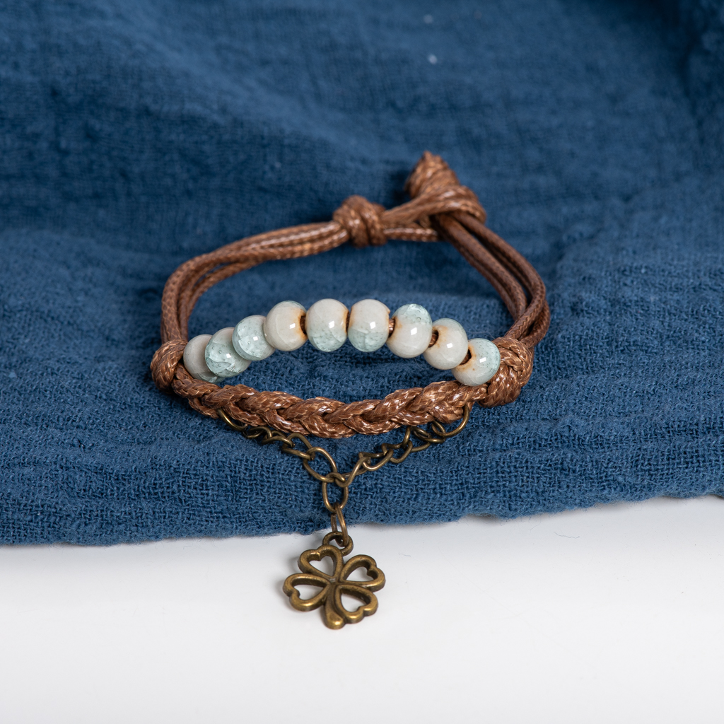 Pulsera de cerámica de trébol de cuatro hojas de la suerte, cordón de cera hecho a mano con cuentas craqueladas, opciones azules y verdes, Vintage para mujer: Color amarillo dorado claro