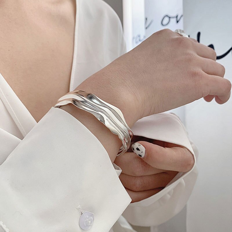 LIVVY 2021 New Fashion Silver Color Smooth Irregular Fold Texture Bracelet For Women semplice fatto a mano squisito regalo unico