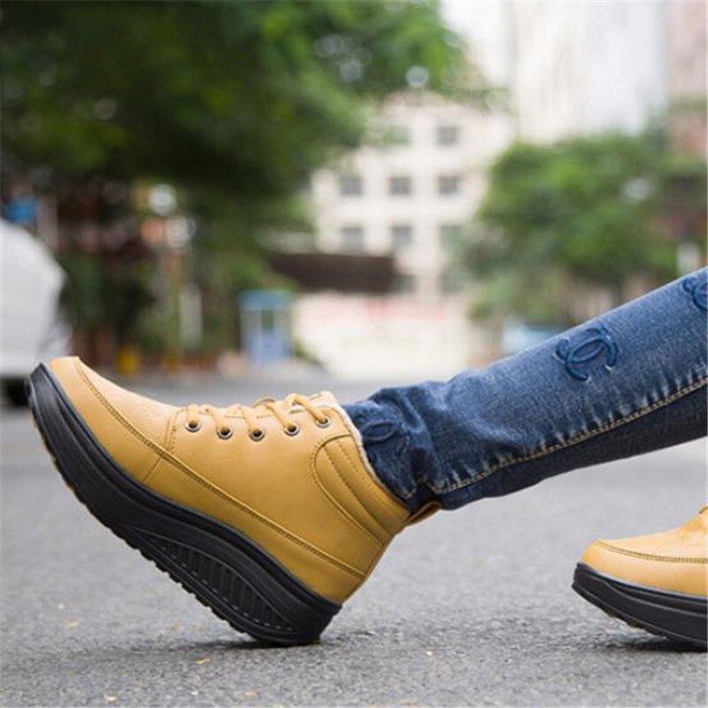 Femmes Bottes D'hiver À Lacets Baskets Thicksoled Loisirs Bottes De Voyage Solide À Tête Ronde de Couleur Slip Femmes Neige Bottes Augmentent Dans