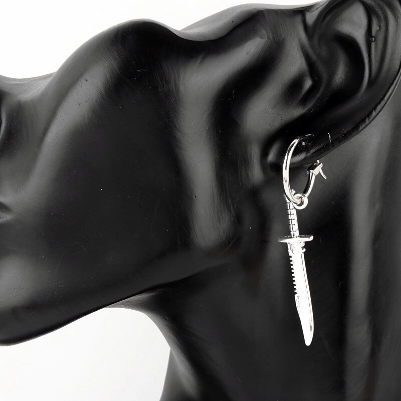 Pendientes góticos de daga oscura para hombre y mujer, Pendientes colgantes con cuchillo de espada pequeña, joyería gótica, pendientes de aro de vampiro, Punk: R280