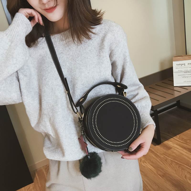 Daunavia Vrouwen Handtassen Ronde Crossbody Tassen Klinknagel Pu Lederen Messenger Tassen Portemonnee Dames Schoudertas Cirkel Leuke Hanger