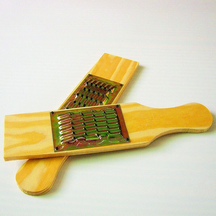 1PC Karotten Reibe Holz und Edelstahl Kartoffeln Reibe Zwiebel Schneidemaschine Obst Gemüse Werkzeuge Küche Spielereien OK 0763