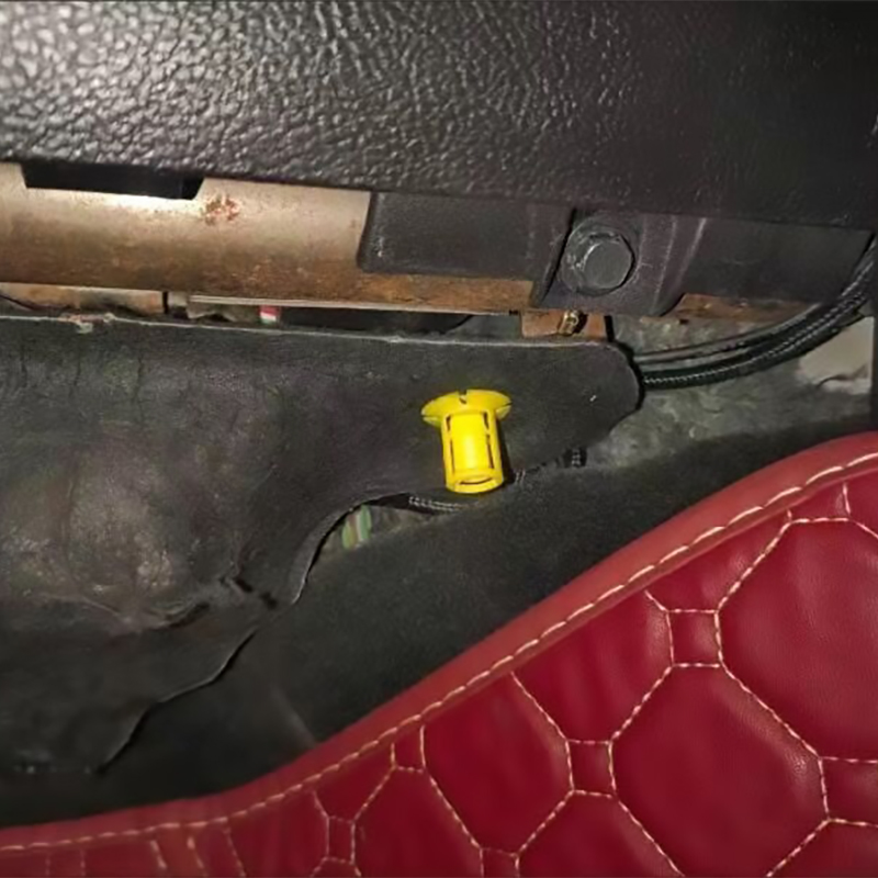 Front Dash Insulator Fastener Copilot Fuse Box Cover Plate Pin Clips For Ford Fiesta Kuga Focus MK2 MK3 Mondeo MK4 C-MAX S-MAX