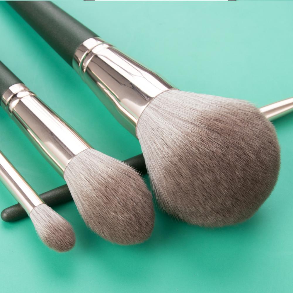 Set van 14 make-upkwasten, foundation met hoge wolvezels, poeder, blush, oogschaduw en lipblend, houten make-upkwastenset
