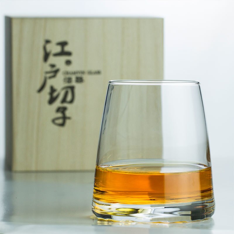 Japan edo kiriko krystal kunstværk whiskykrus mountain moon kunstnerisk undfangelse whisky gammeldags glas vinsmagning tumbler: Fjerne bjerge