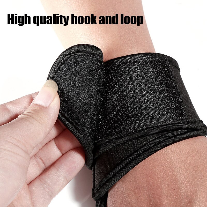 1 paar geventileerde gewichthefhandschoenen met ingebouwde polsbanden die de handpalmen volledig beschermen en extra grip bieden