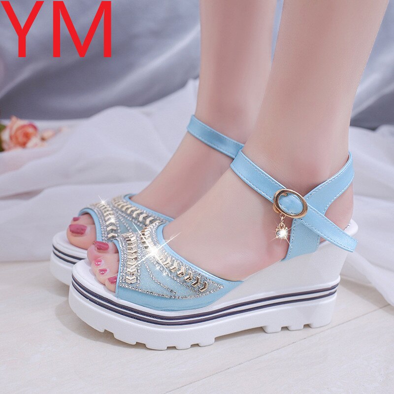 Rom kvinnor sandaler casual wedge sandaler sommar peep toe ankelrem med häl plattform pump kristall arbete kvinnor skor: Blå / 39