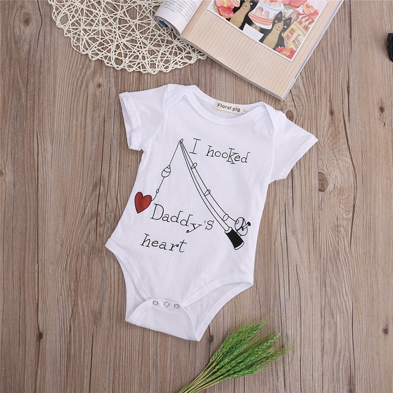 Schöne Baby Kurzarm Baby Strampler Brief Druck Grund Sommer Einteilige Overall Ich Haken Papa Herz Für 0-24 Mt Baby