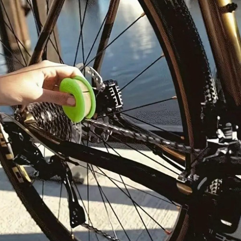 Portable Bike Chain Lubricator & Tool - Heavy-Duty Chain Oil Applicator with Roller System for Bicycle Maintenance