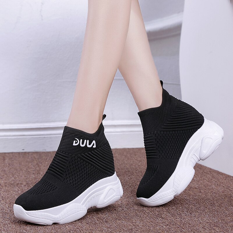 Åndbare strikkede chunky sneakers kvinder fjeder solid kilestrømpe sko kvinde tyk bund høj top sko kvinde