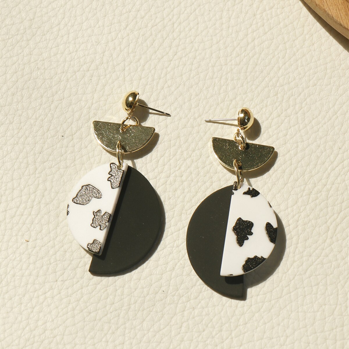 Classic Black White Large Geometric Acrylic Earrings for Women Irregular Exaggeration Long Earring Jewelry Pendientes: 1322
