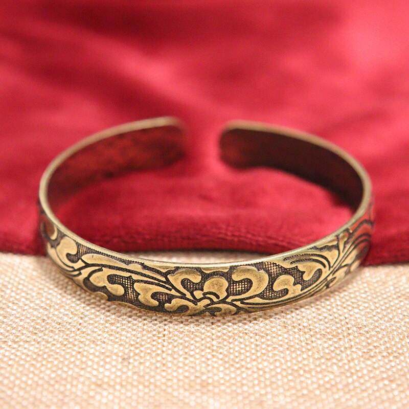 Nepal handgjorda vintage mässingsarmband sex-ord mantra män och kvinnor tibetanska buddhistiska sutra graverade lucky open armband smycken: Armband f