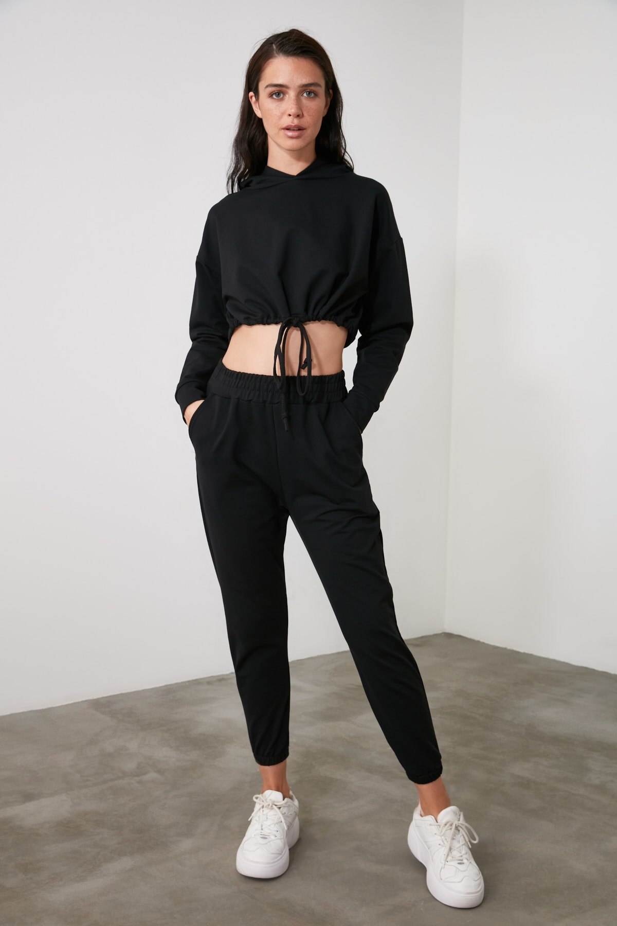 Trendyol Crop Hooded Knitted Tracksuit Set TWOAW21EM0020