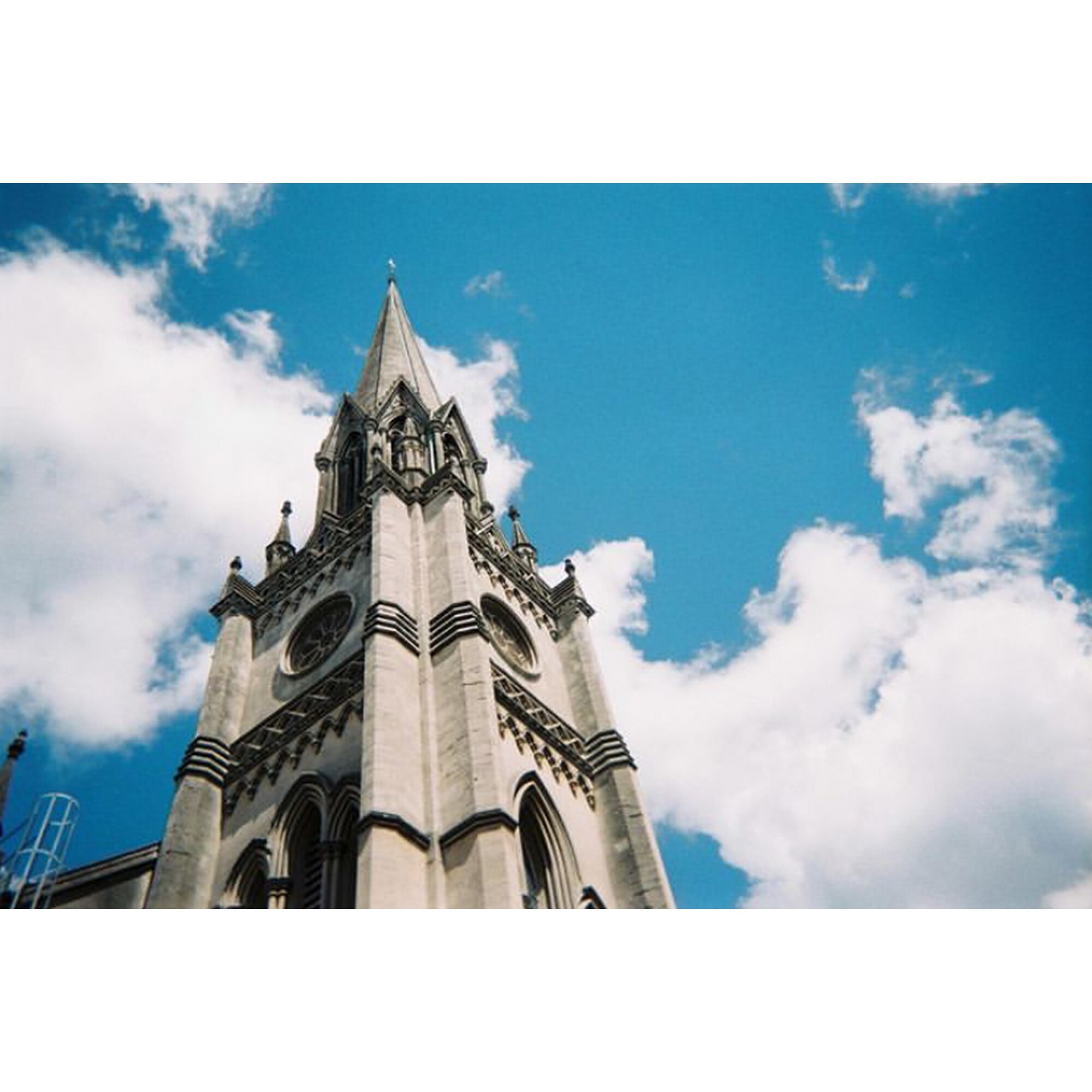 2022 Single Use One Time Disposable Film Camera with Flash 27 Exposure Photos 31mm F11 30mm F9 ISO400 FYE Retro Camera