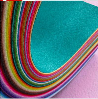 Barato 40 piezas \ lote 15x15 cm tela de Fieltro de Poliéster DIY hecho a mano costura decoración del hogar grosor del Material 1mm 40 colores mezclados