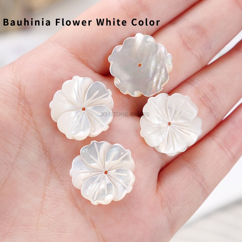 10 Pz/lotto Naturale Bianco Nero Rosa della perla della Margherita Del Fiore della Rosa Branelli Allentati Borsette Monili Che Fanno 8 millimetri-18mm Decorazioni regali: Flower White Color / 12mm