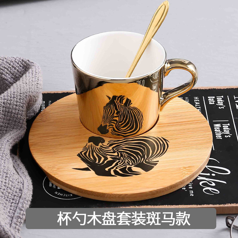 Taza de espejo dorado y platillo de madera, tazón taza de café, desayuno, leche, agua, té, amigo, el mejor de cumpleaños: zebra