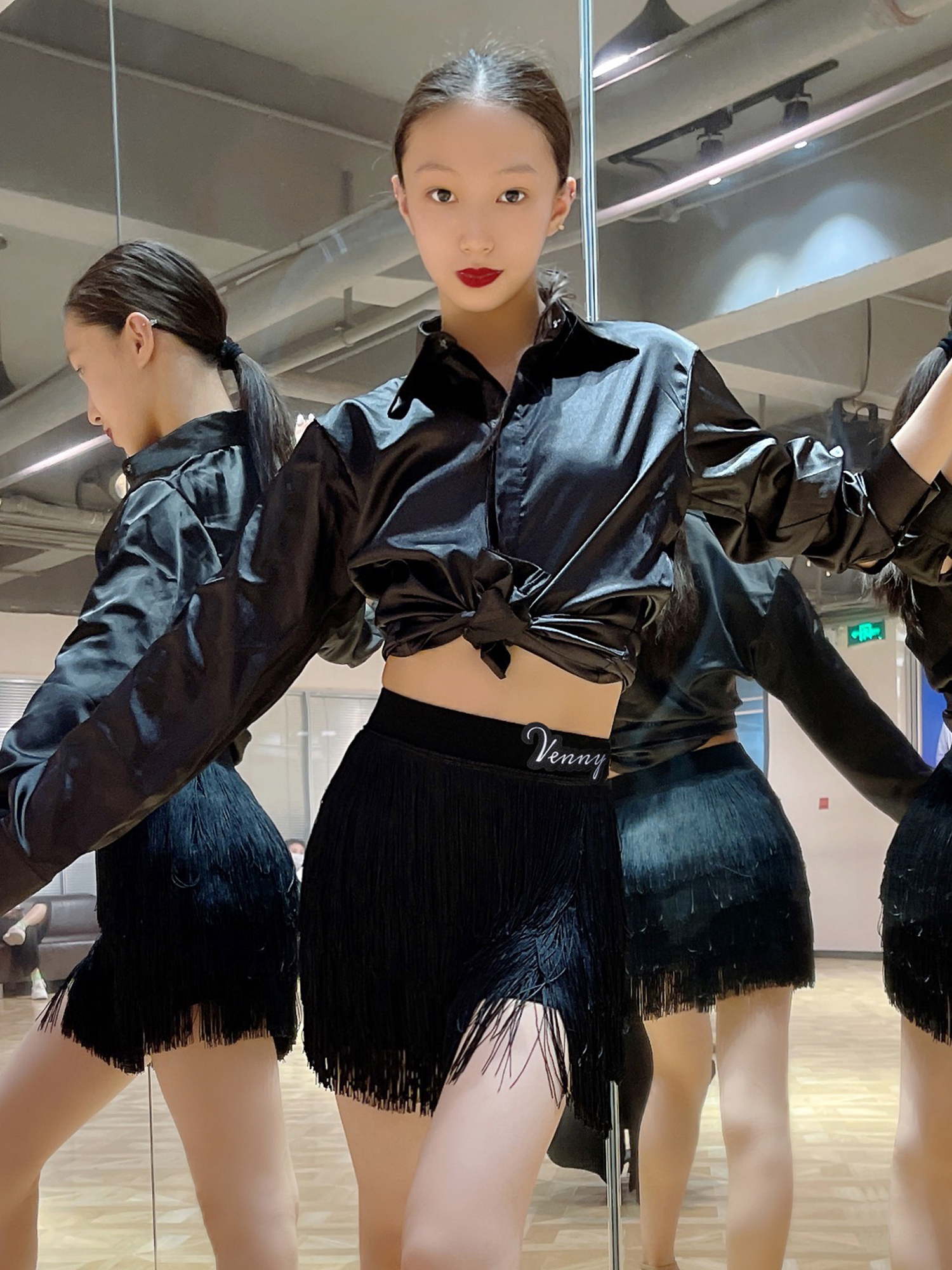 VENNY il nuovo costume da allenamento per la danza latina è una giacca da donna per adulti in dovuto pezzi con tuta da ballo con protezione solare