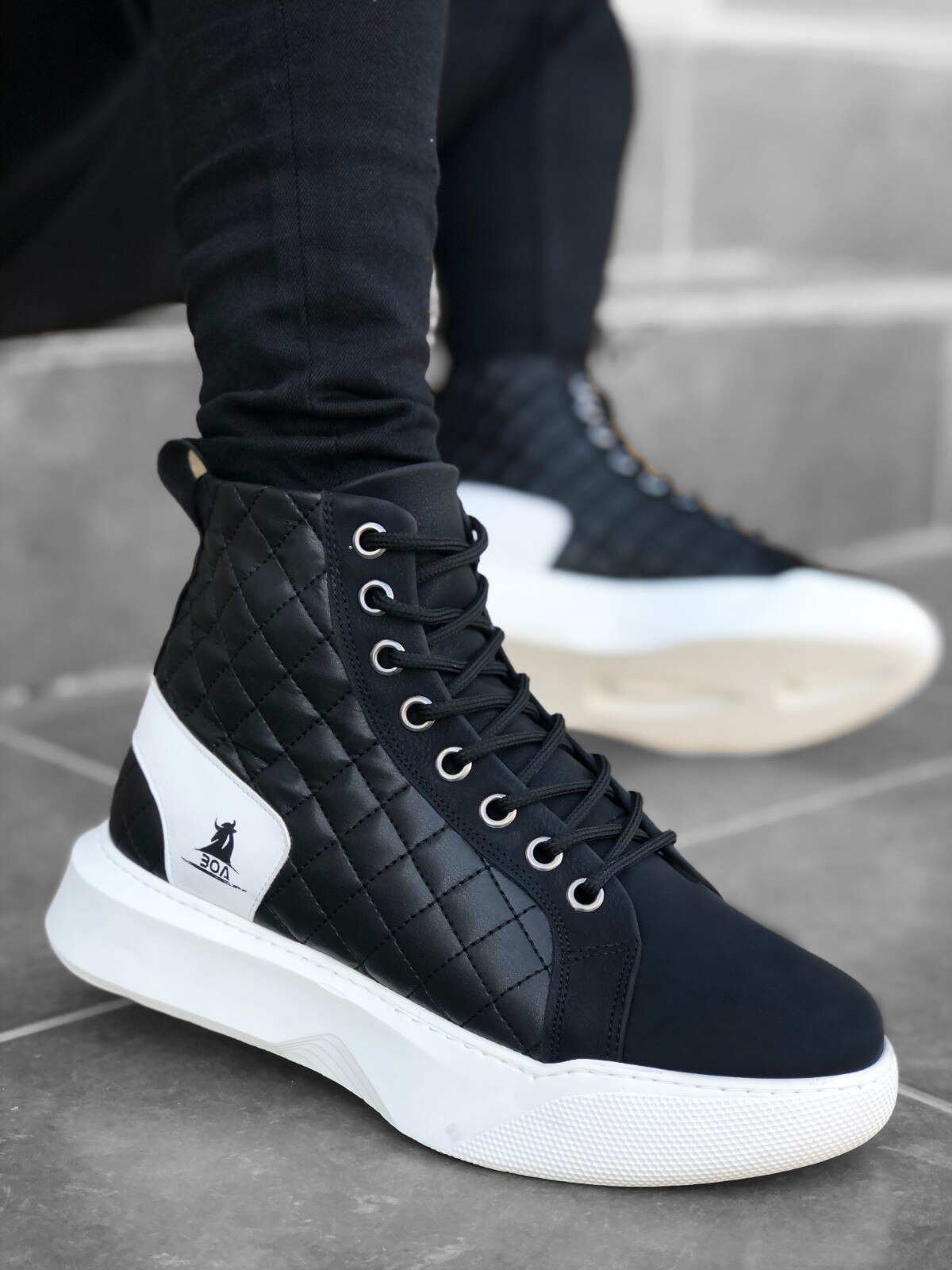 BA0159-Botas deportivas de suela alta para hombre, calzado acolchado en blanco y negro con cordones