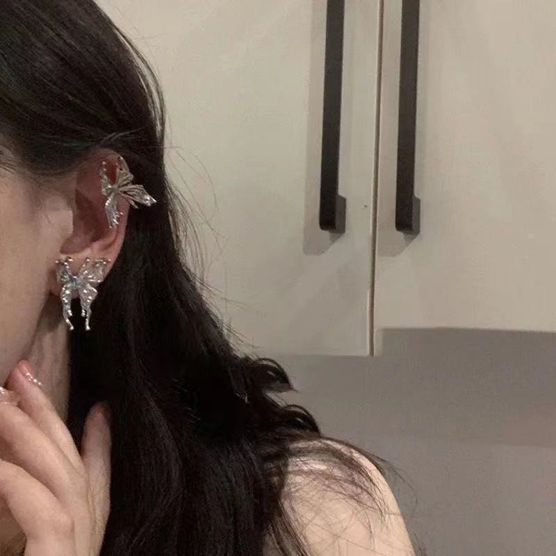 Punk Stijl Vloeibare Vlinder Stud Earring Voor Vrouw Cool Metalen Vlinder Oorbellen Y2K Esthetische Sieraden Party