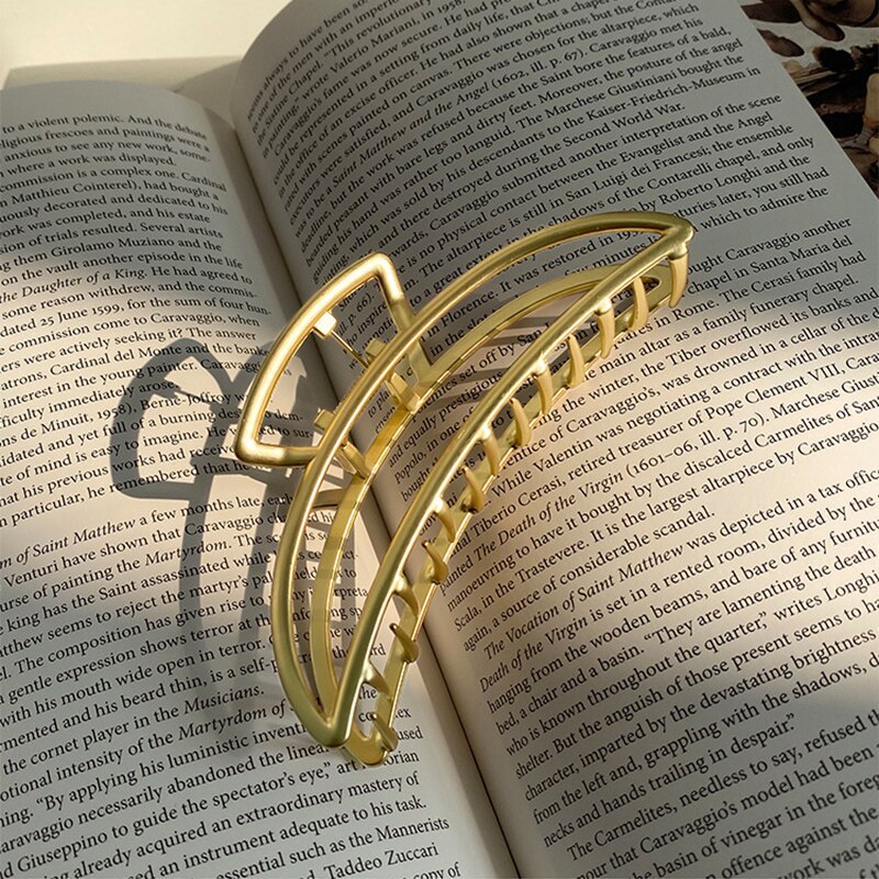 Pinzas para el pelo Vintage para mujer, horquillas de Metal geométricas huecas doradas elegantes, diadema sólida, accesorios para el cabello 2022